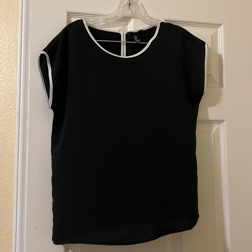 Black short sleeve blouse